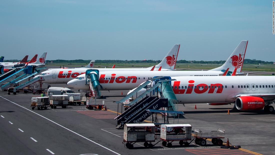 Indonesian Lion Air restarts flights, cancels them again