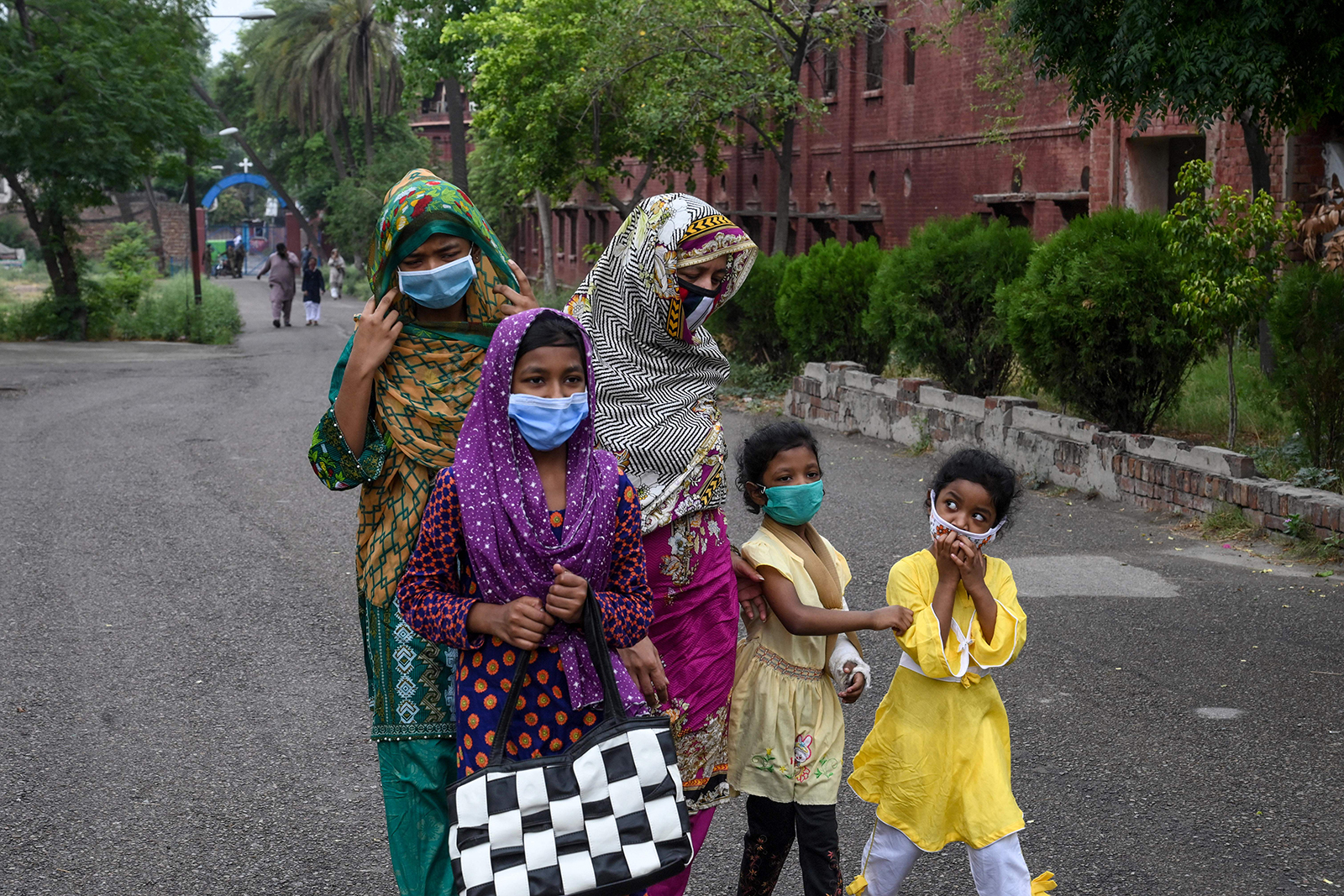 Pakistani coronavirus cases pass 100,000