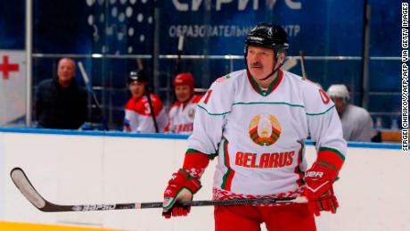 & # 39; It is better to die standing than to live on your knees, & # 39; says President of Belarus Alexander Lukashenko at an ice hockey game