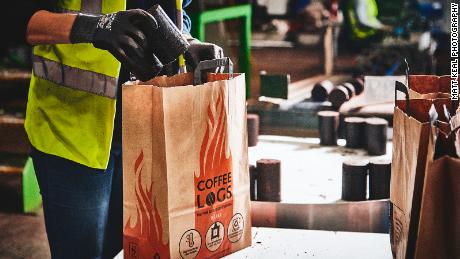 A bag of Bio-bean coffee logs costs around £ 7 ($ 8.70) - similar to other fire records available in the UK, says the company’s founder.