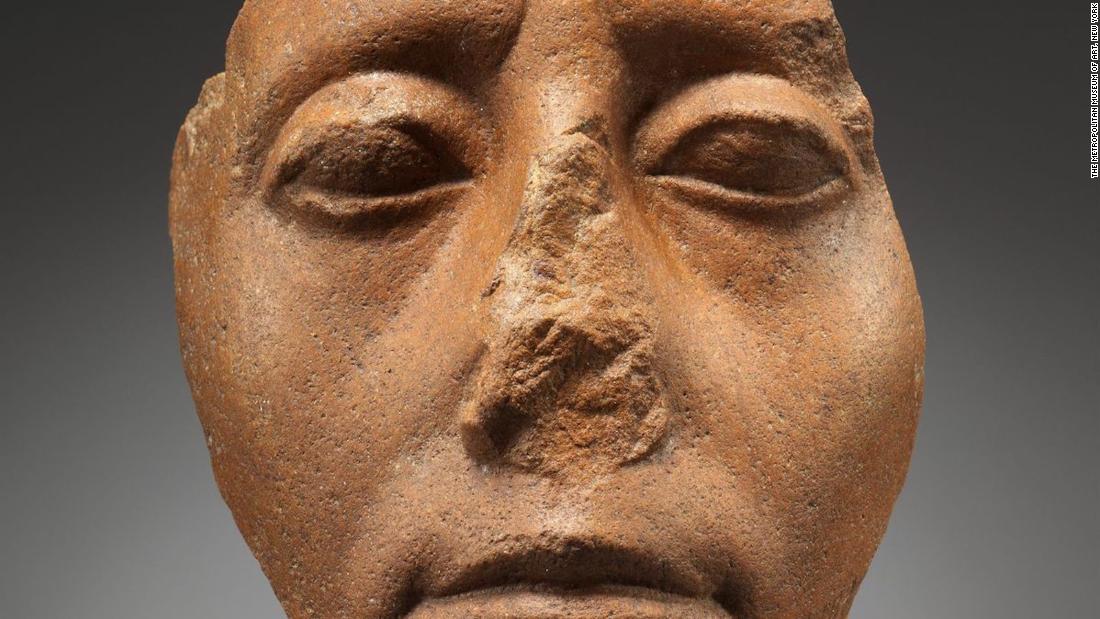 Why did so many Egyptian statues break their noses?