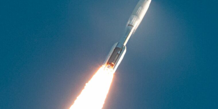 Rocket Report: SpaceX seeks 20km hop license, Why Rocket Lab funder left