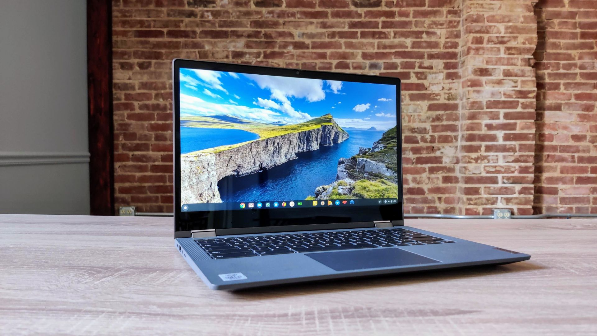 New Lenovo Chromebook Flex 5 upgraded configurations starting to go on sale