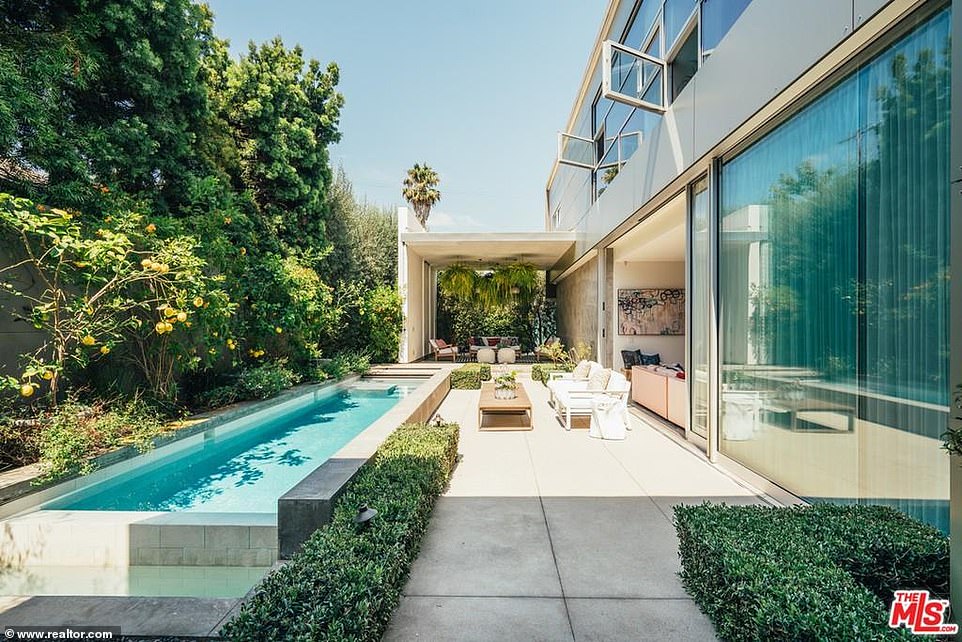 Emilia Clarke of Game Of Thrones lists her modern Venice Beach mansion for $5M