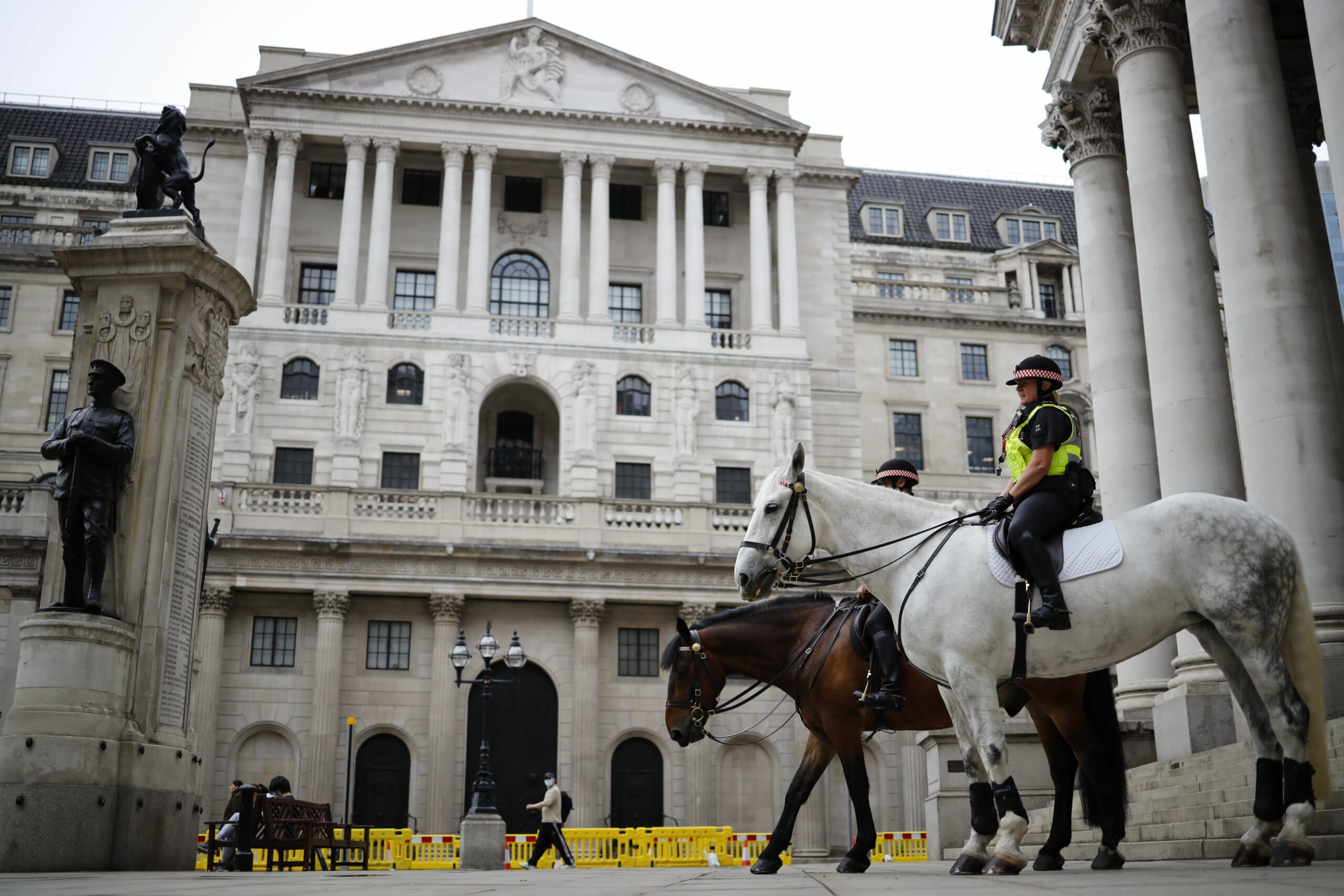 Bank of England retains fees continual and maintains bond buying ranges