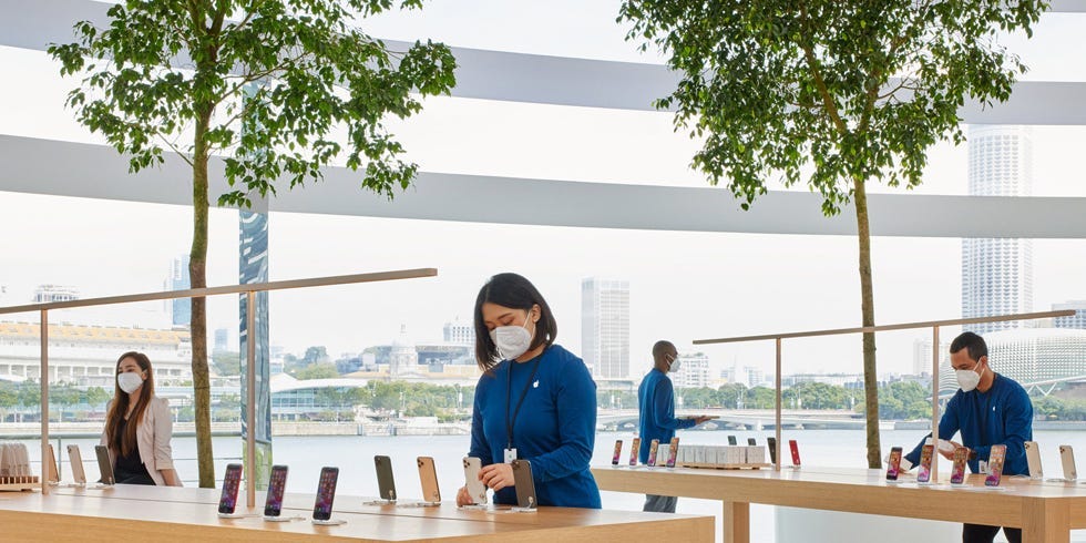 Apple designs the face mask with a “unique” look for retail employees
