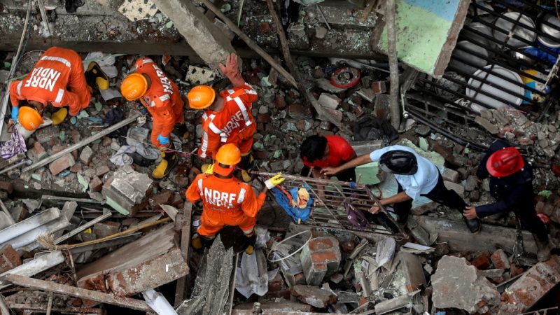   India: A deadly building collapses near Mumbai, many fear trapped |  India News

