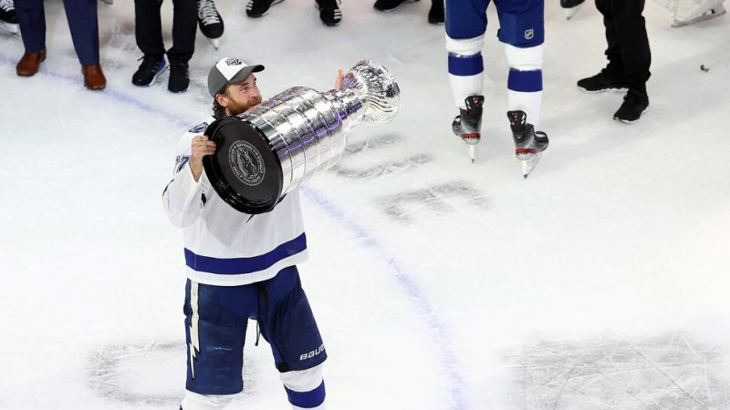 Tampa Bay Lightning wins the Stanley Cup in the pandemic bubble

