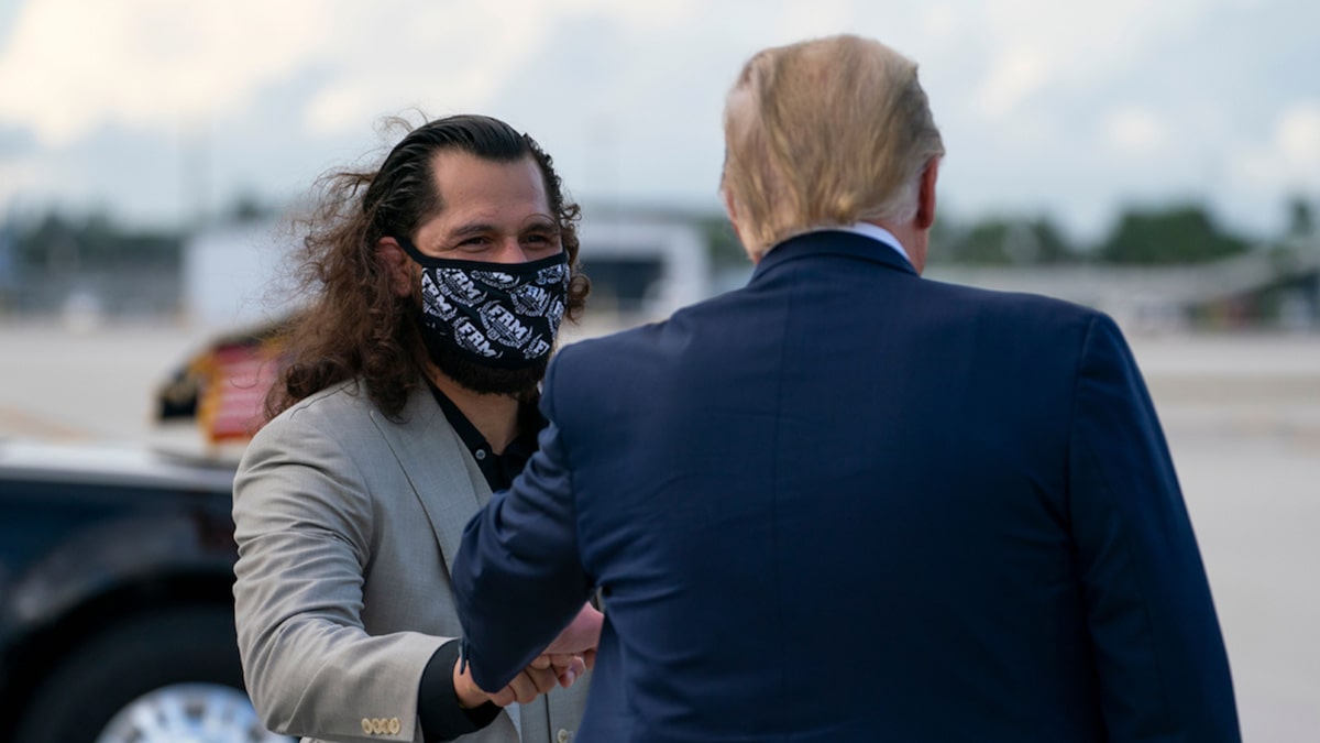 UFC’s Jorge Masvidal greets Donald Trump in Florida, POTUS not wearing a mask