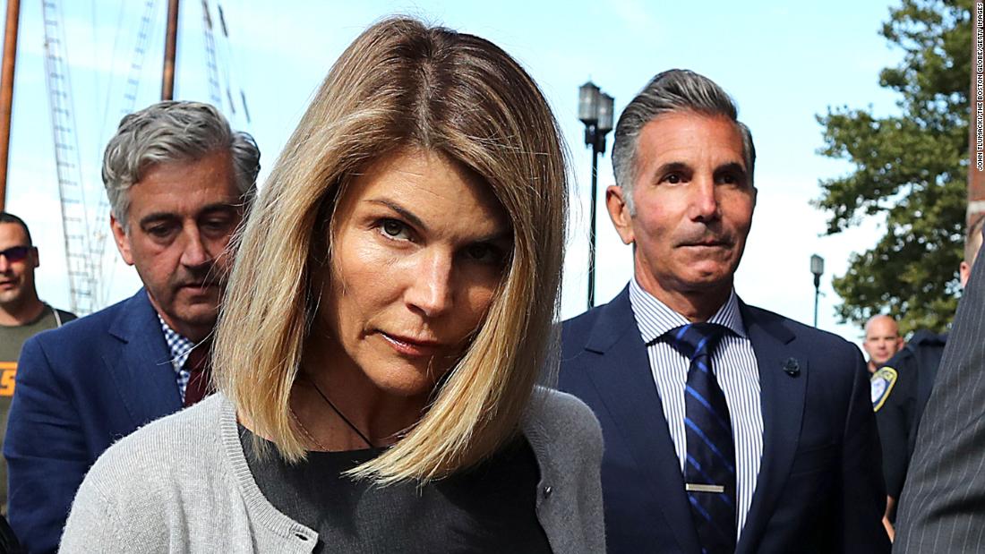 Lori Loughlin begins in jail for two months
