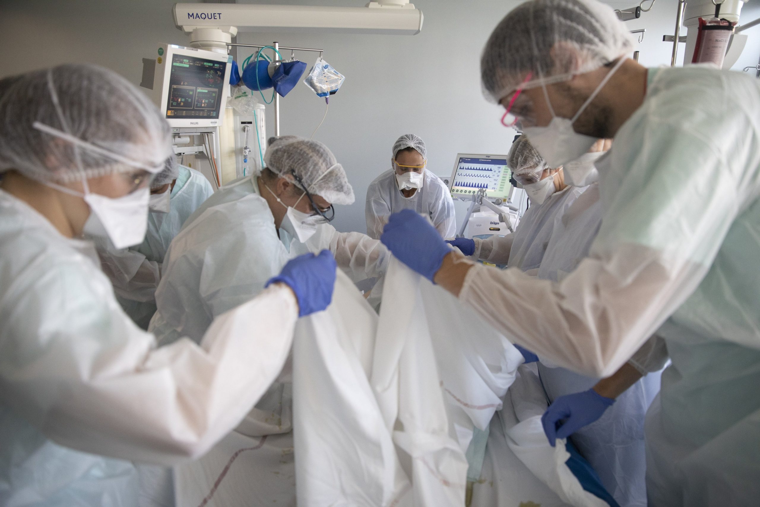 As the virus is filling French intensive care units again, doctors are asking what went wrong