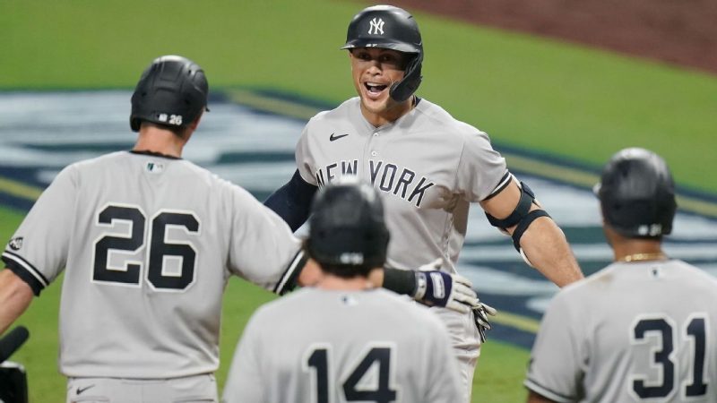 Giancarlo Stanton extends his tear at home with slam in the ninth game

