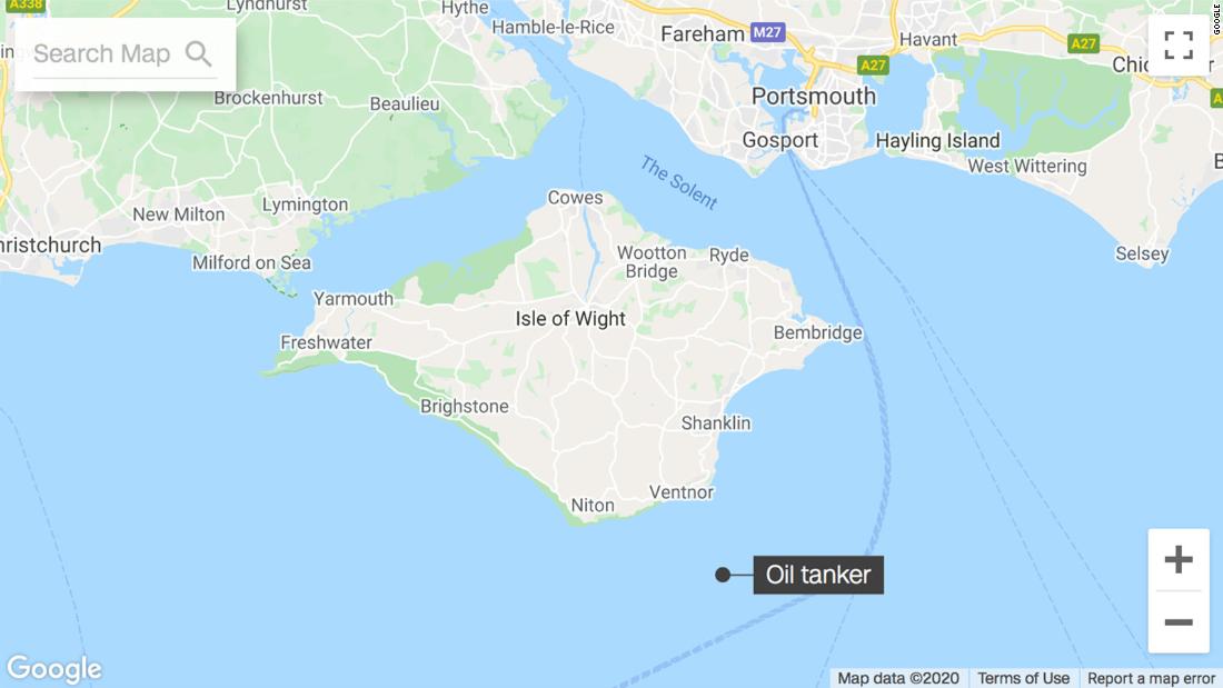 Oil tanker: British police respond to the ongoing incident off the Isle of Wight