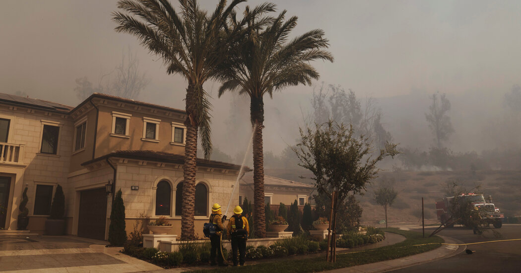 Silverado fire in Irvine forces thousands of California residents to evacuate