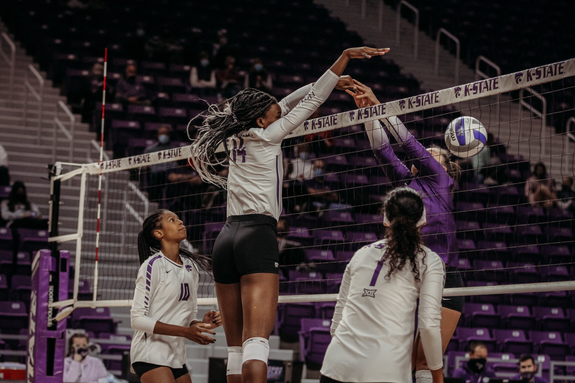 Volleyball trips for victory in the first game against TCU