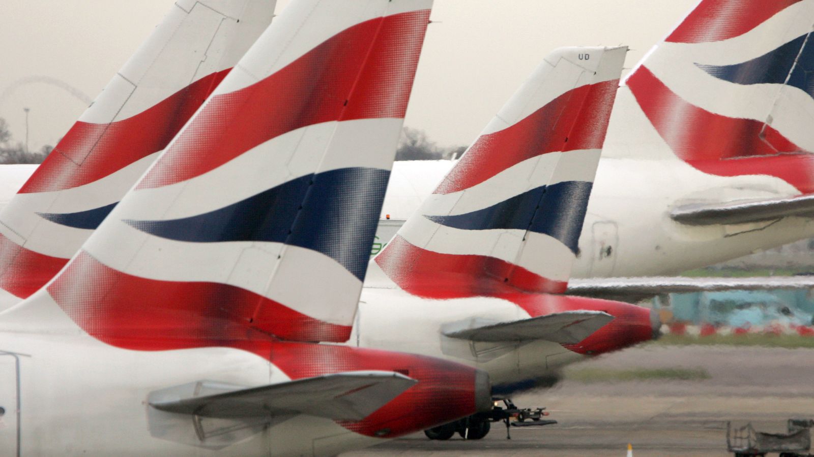 Covid-19: British Airways tests passengers for coronavirus |  UK News
