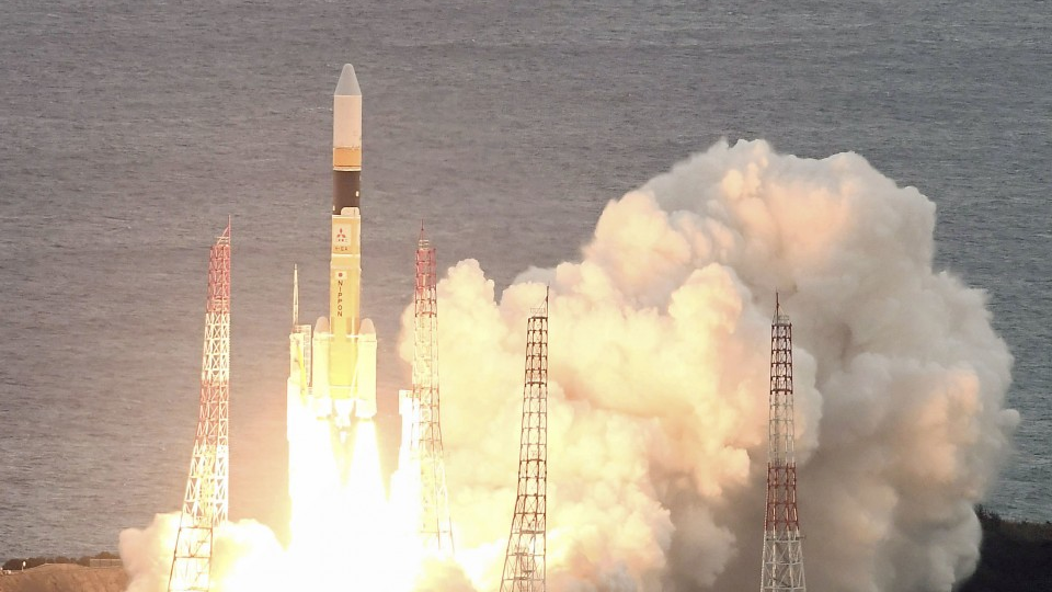 Japan launches data transmission satellite to improve disaster response