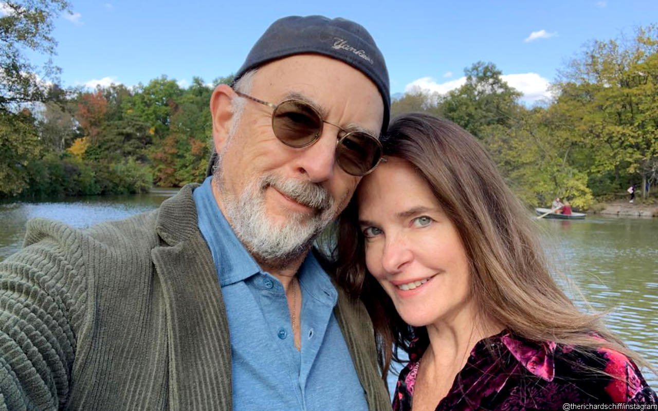 Richard Schiff and Sheila Kelly are “determined” to be healthy again after being diagnosed with COVID-19