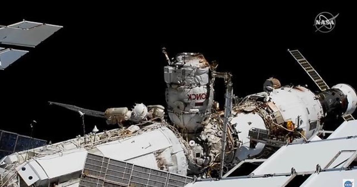 The Russian space walk aims to prepare the International Space Station for a new unit

