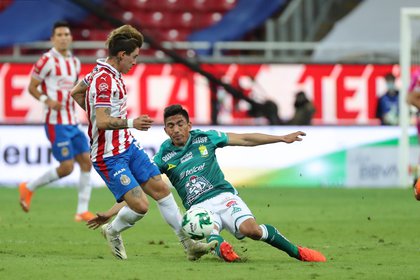 Everything will be decided at Lyon Stadium next Saturday, where the local player will have a double advantage for the far goal and his position in the table (Photo: Twitter / Chivas)