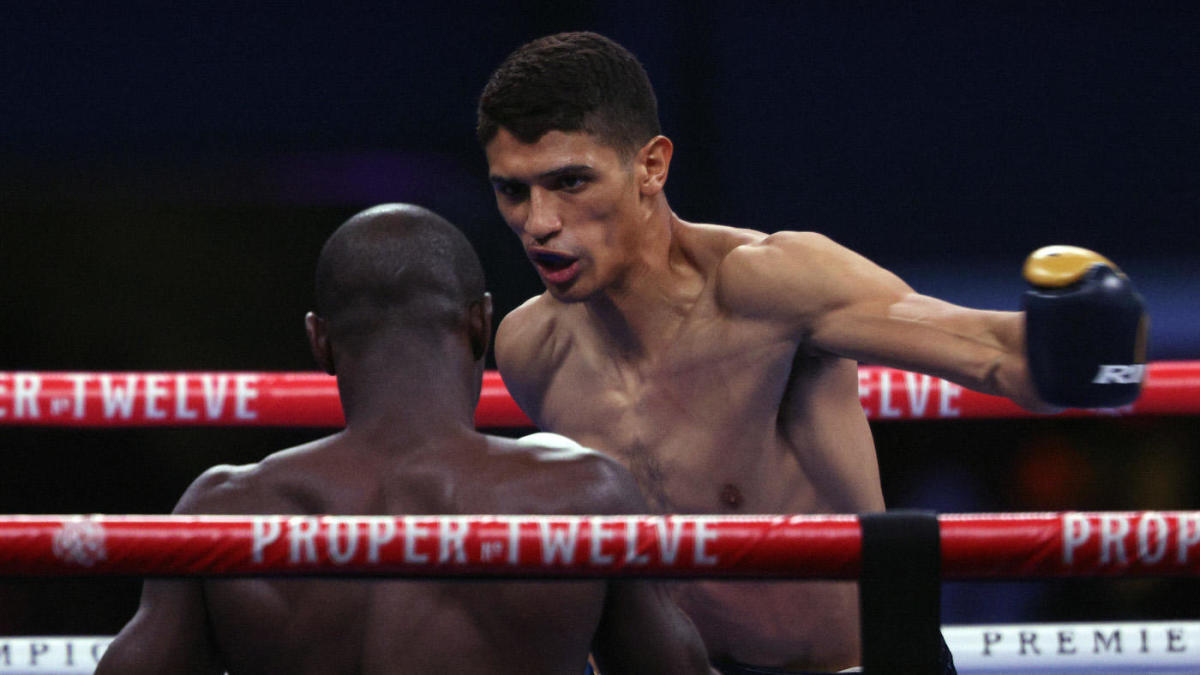 Sebastian Fundora beats Habib Ahmed on his way to the second round in TKO over Spence vs. Garcia Undercard