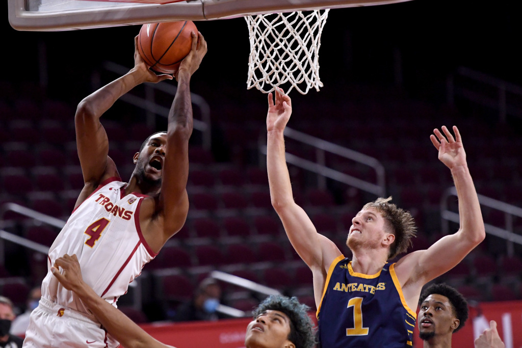 USC Basketball recovers with beating University of California, Irvine - Orange County Record

