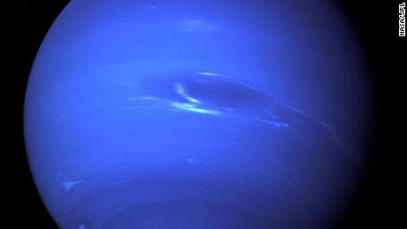 When Neptune got an amazing close-up shot: The Voyager 2 flyby, 30 years later