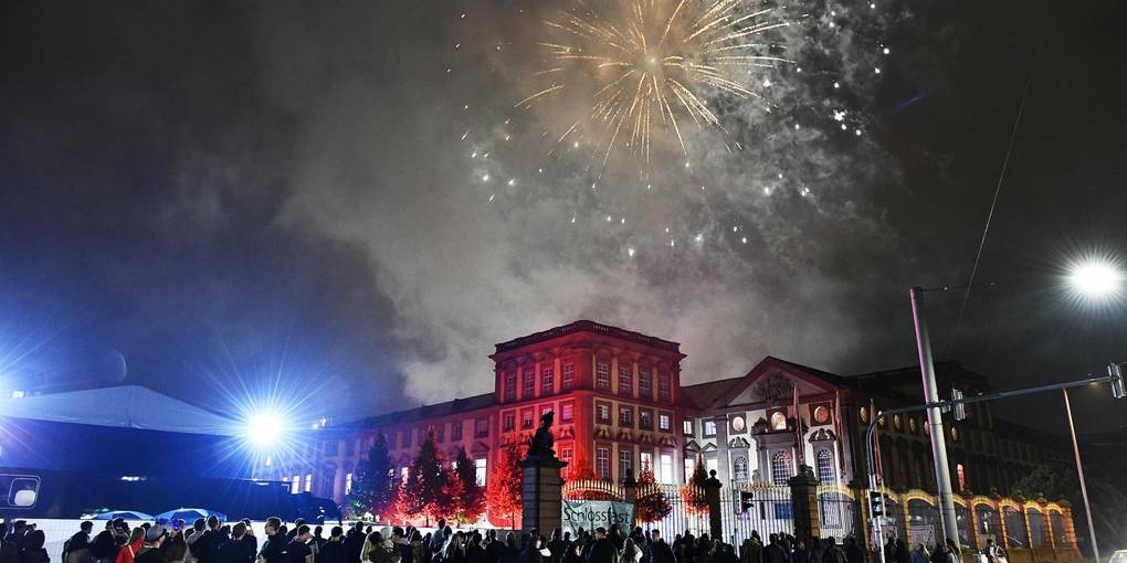 The crowds and fireworks on New Year's Eve only around Mannheim Palace should not be avoided in early 2020/21.  Archive photo: Gerold