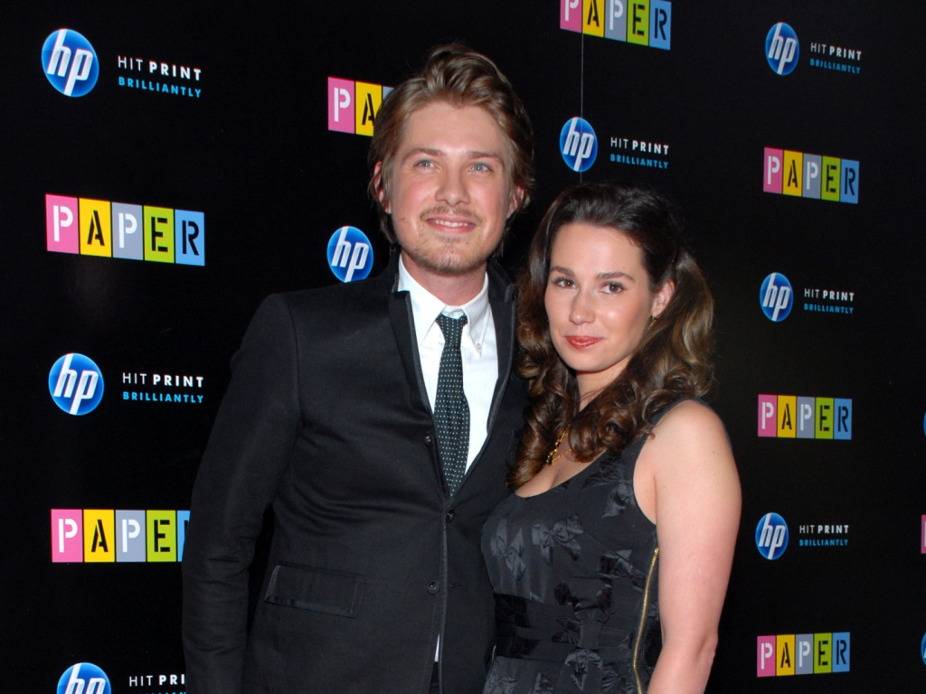 Taylor Hanson's seventh baby is here and has three epic names - SheKnows

