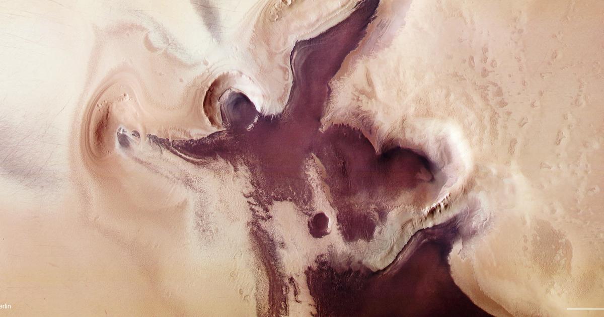 The Martian spacecraft spotted an “angelic figure” near the South Pole before Christmas