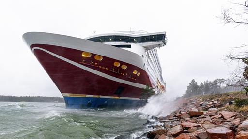 "Viking Grace" in the Baltic Sea: the ferry runs off Finland

