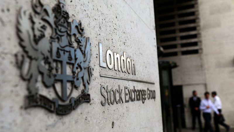 © Reuters.  Los índices de Reino Unido cierran a la baja; el Investing.com Reino Unido 100 cae un 1,42%