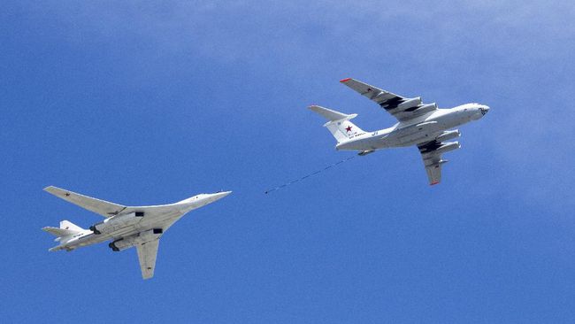 Rising tension, China drops 10 bombers in the South China Sea