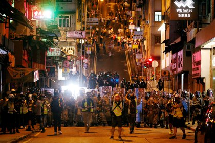 Pro-democracy activists demonstrate in Hong Kong, 28 July 2019. REUTERS / Edgar Sue.  Stock photos