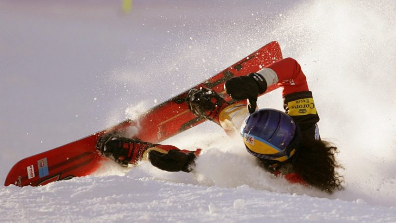 Snowboarder Julie Pumagalski dies in an avalanche in Switzerland

