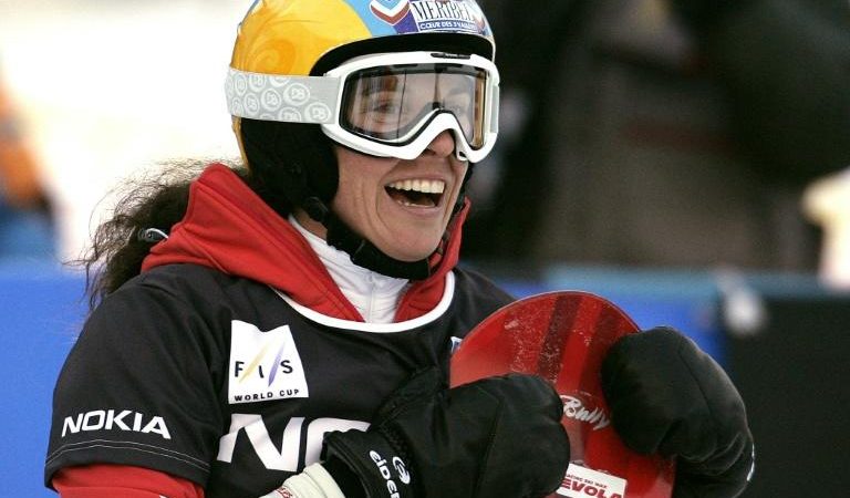 Snowboarder Julie Pumagalski dies in an avalanche in Switzerland

