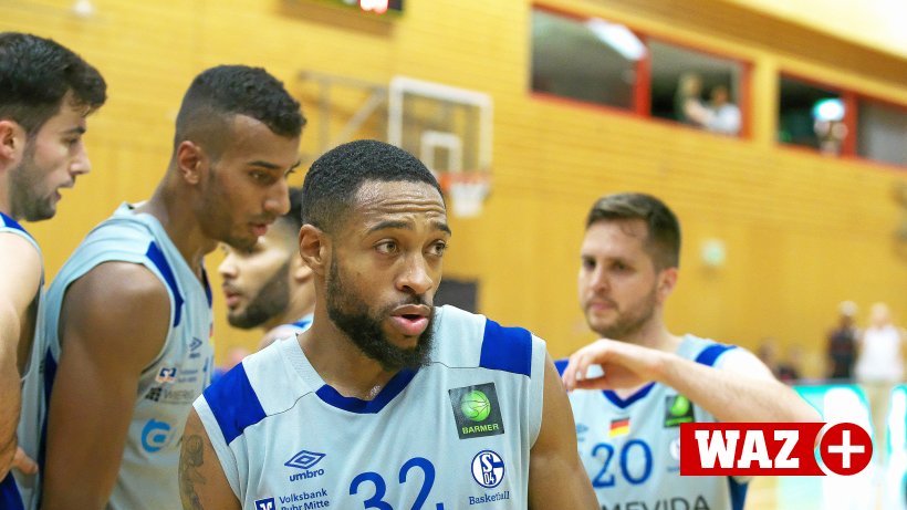 Former basketball players on the Schalke team are scattered all over the world