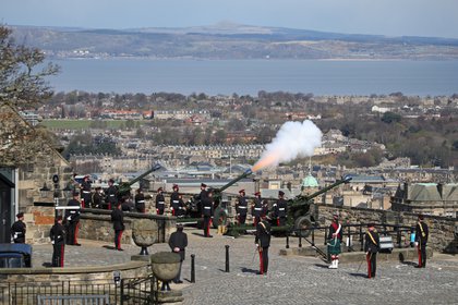 Members of the 105th Royal Artillery Regiment fired cannon fire to commemorate the death of Britain's Prince Philip, Queen Elizabeth's husband, at Edinburgh Castle, Britain, on April 10, 2021. Andrew Milligan / Pool via REUTERS