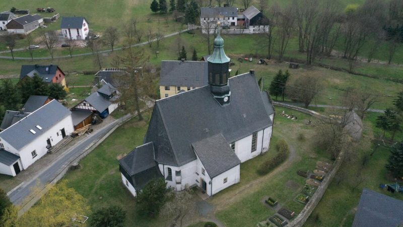   Easter services in Al-Tanberg |  Sächsische.de

