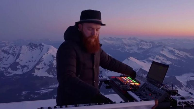   Viral video |  DJ performs concert in the Swiss Alps and leaves electronic music lovers in awe |  YouTube |  Switzerland |  Directions |  Trending |  nnda nnrt |  from the side

