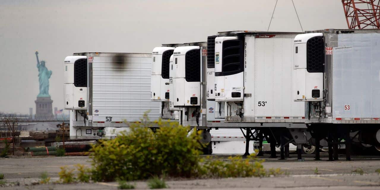 In New York, hundreds of Covid victims have been stored for more than a year in refrigerated trucks