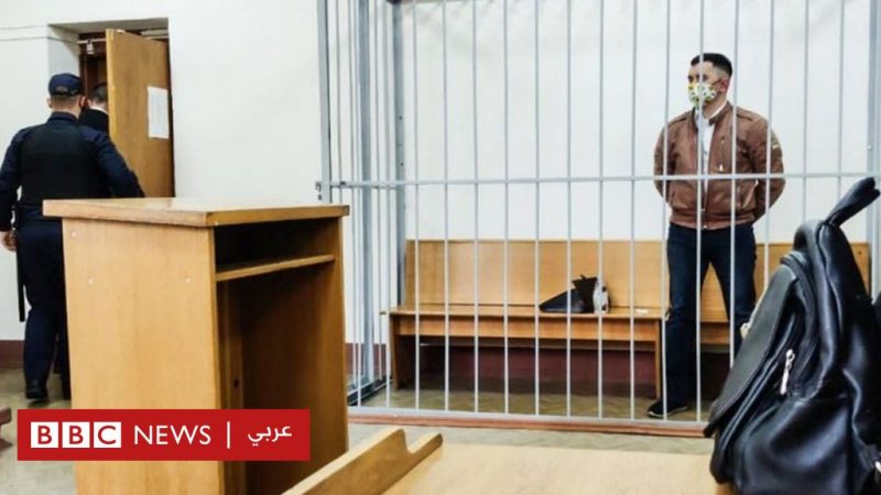 Activist "stabs himself" during his trial in Belarus

