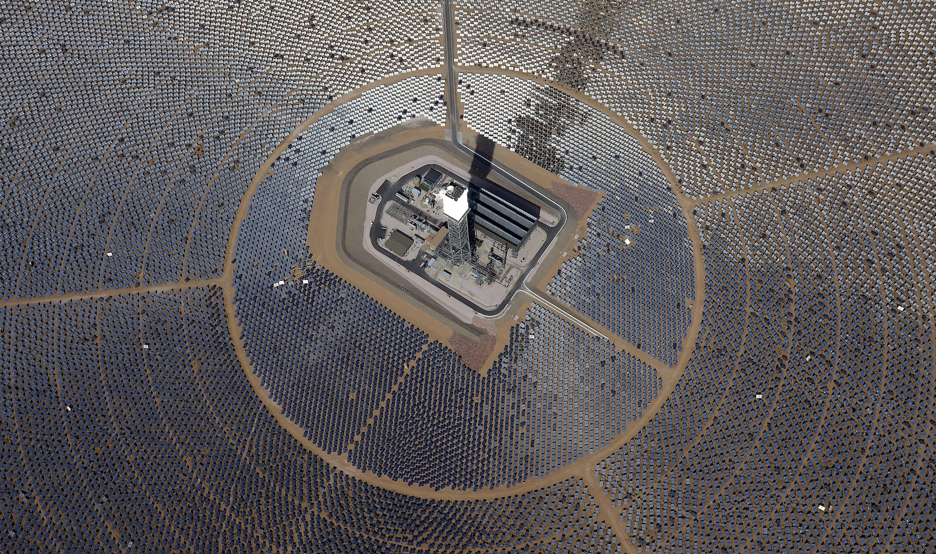 Renewable energy, new 350 MW solar plant in California