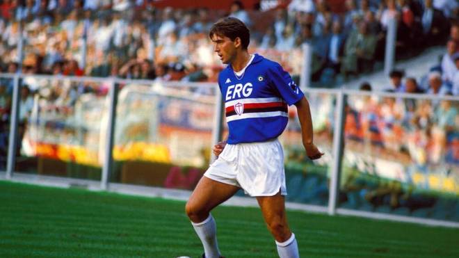 Roberto Mancini in a Sampdoria Genoa shirt