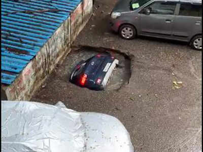 WATCH: Horrific video of a car swallowed up in a crater in Mumbai is spreading fast - Esquire Middle East