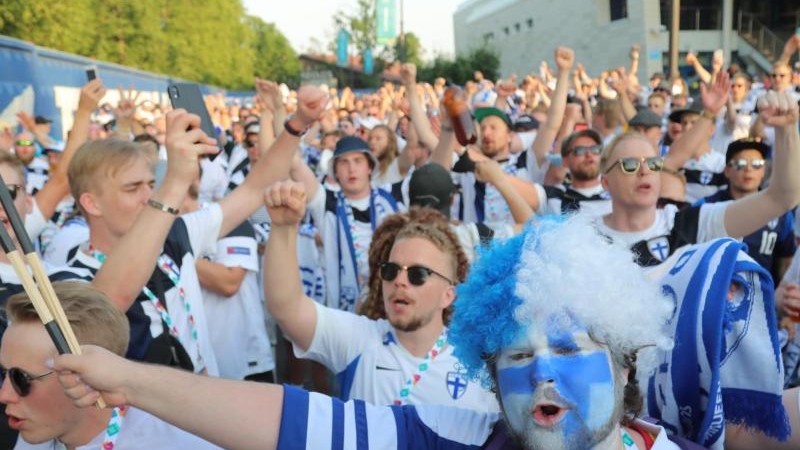 Football – a small chance, a big joy: Finland celebrate despite defeat – sport