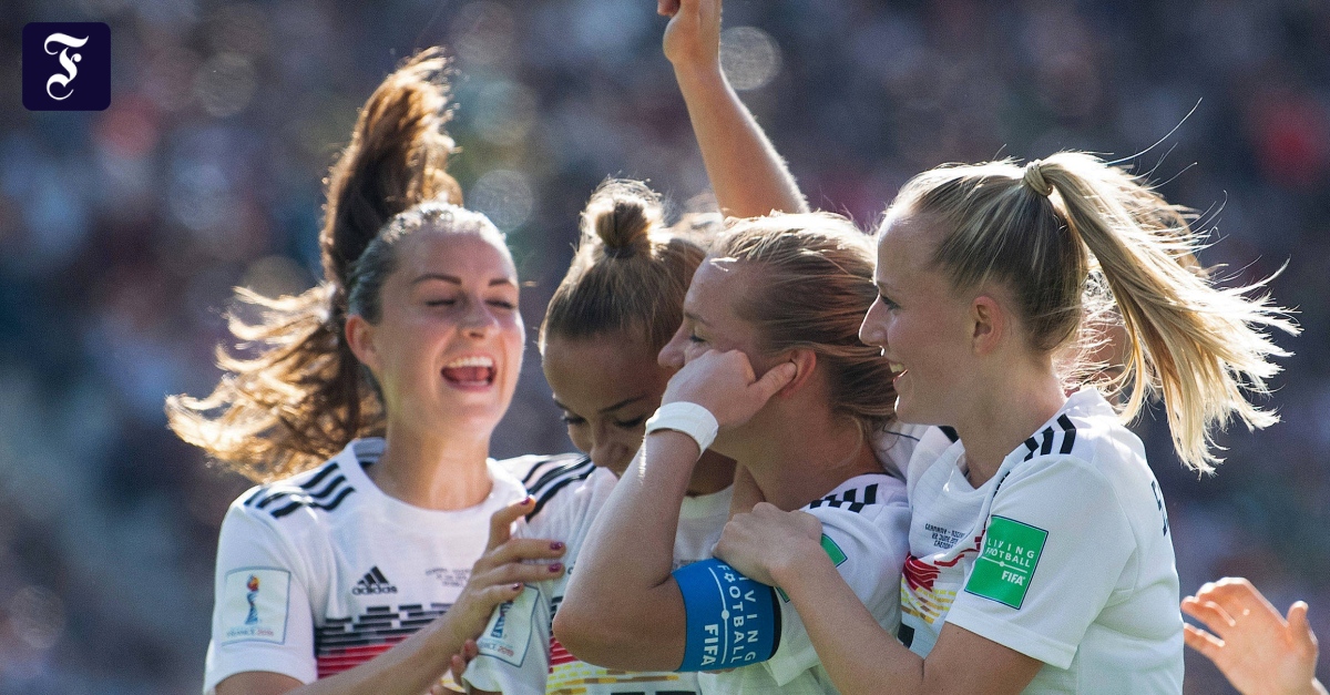 German Federation Women: The national team meets France