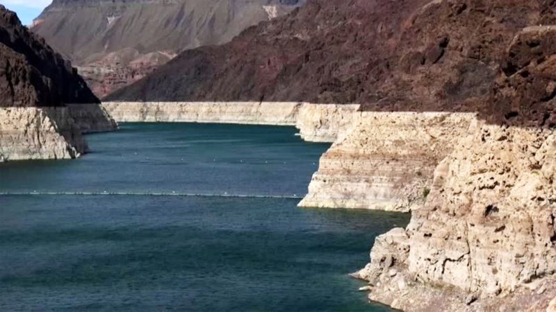 Lake Mead: the largest reservoir in the United States in record low dimensions - extreme (video)

