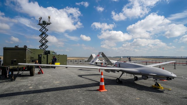 Turkish drone successfully neutralizes Russian air defense with video