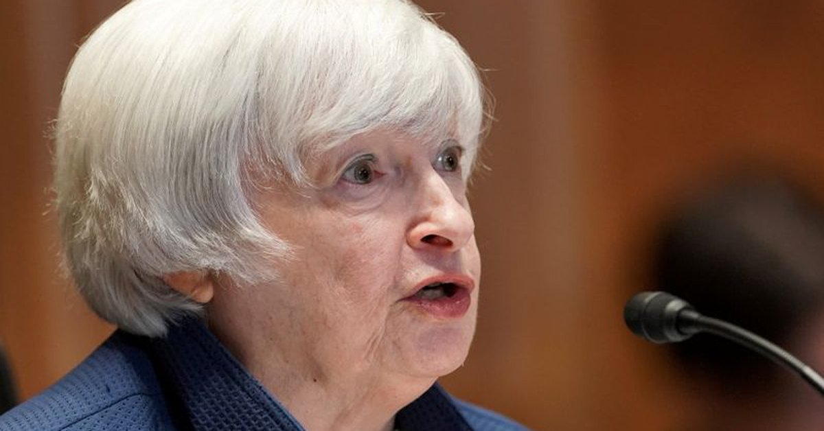 Yellen says that without raising the debt limit, the US could risk default in August